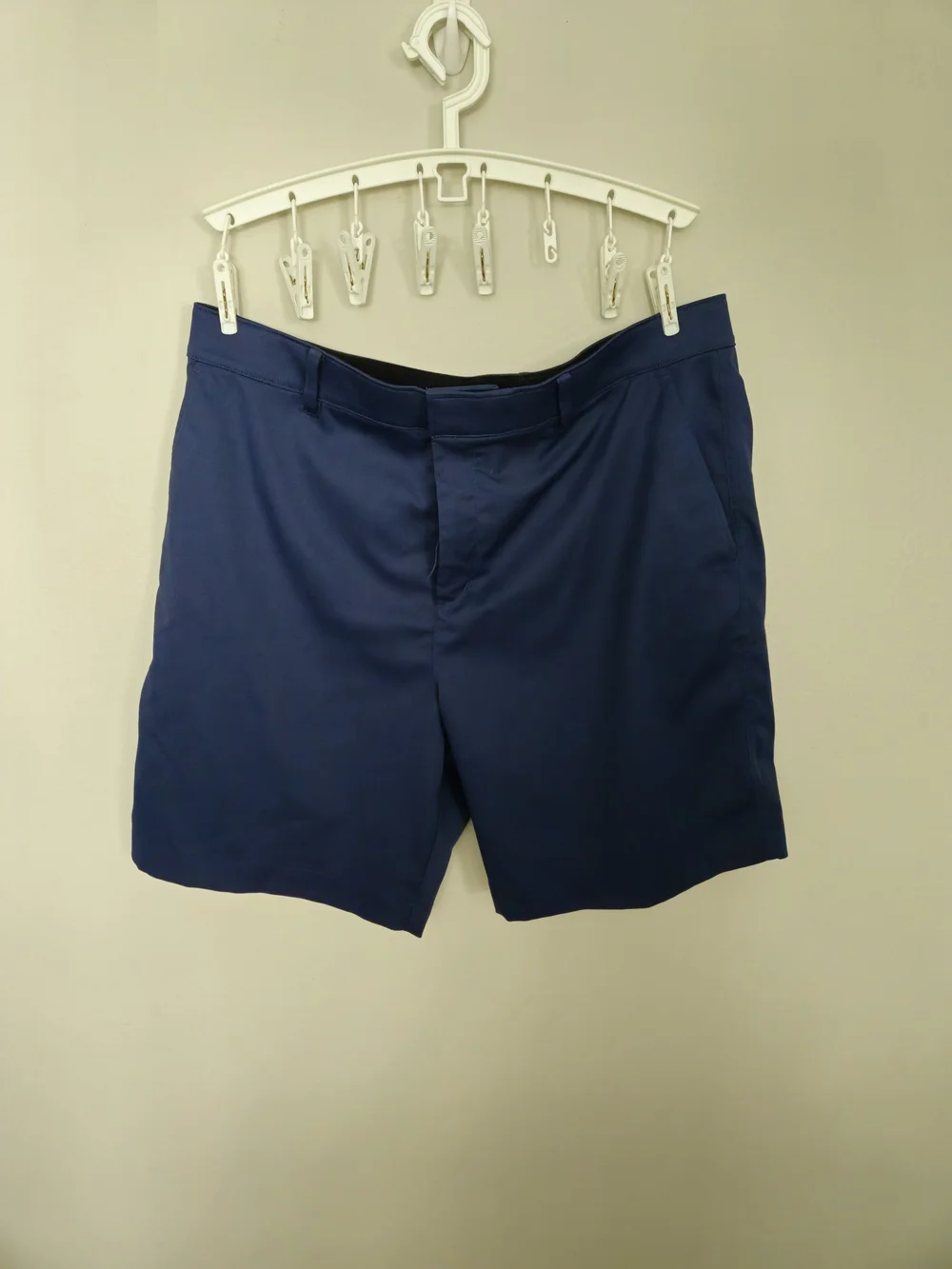 Nike Men's Navy Flat-Front Golf Shorts